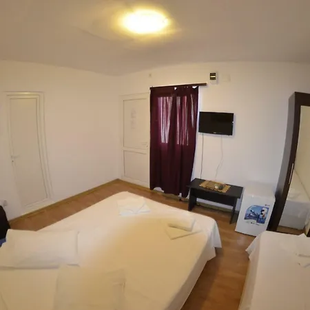 Aty & Michelle Guest house Vama Veche