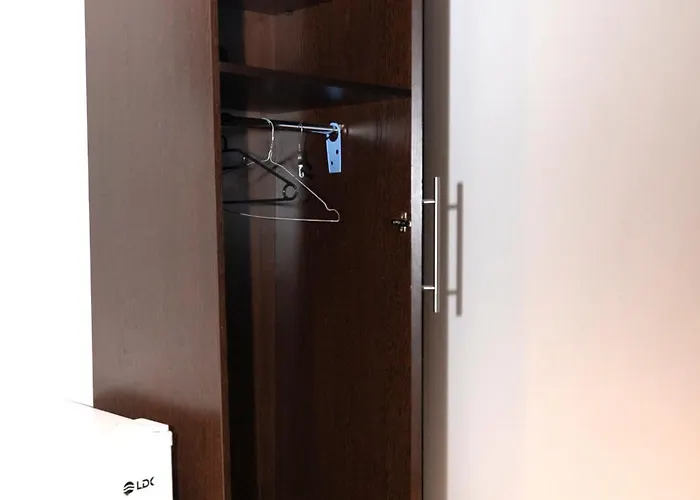 Aty & Michelle Vama Veche